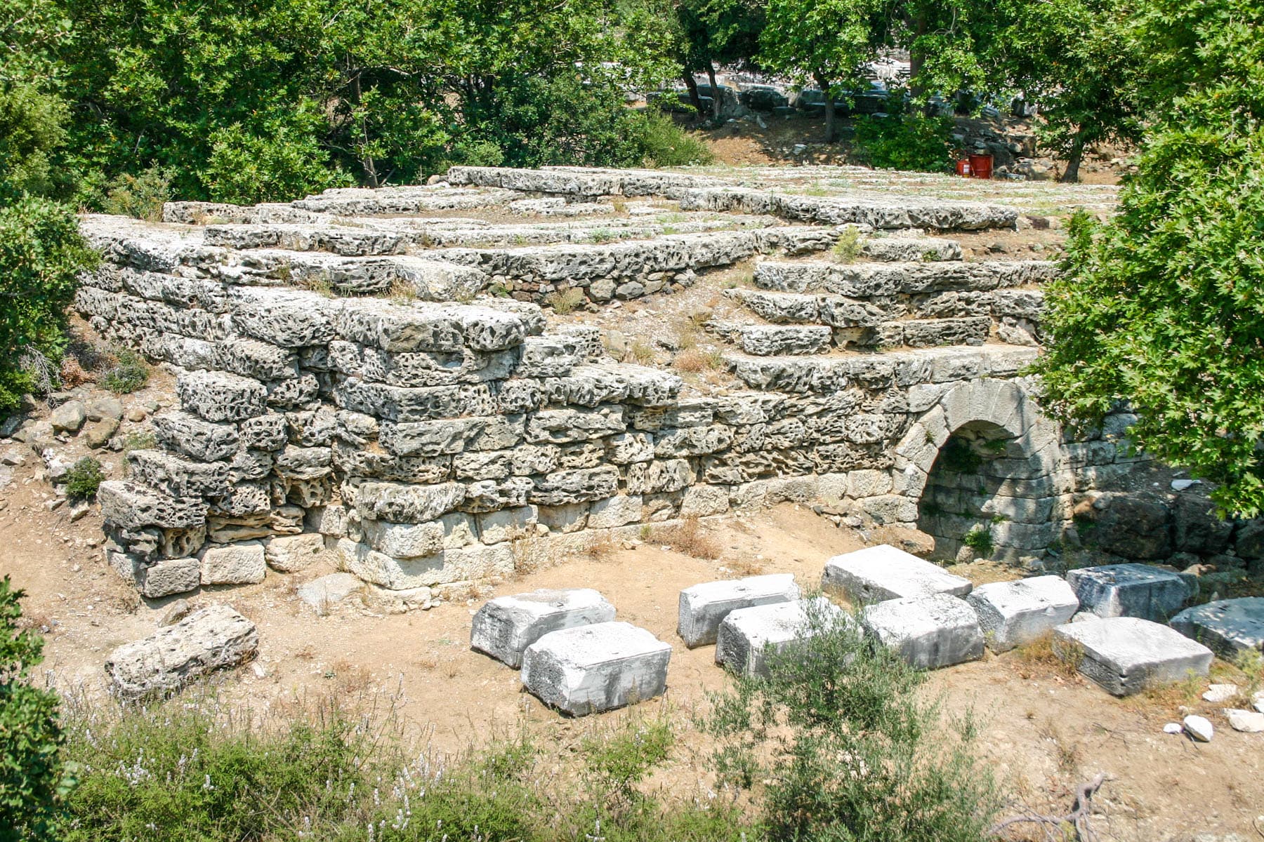 Propylon