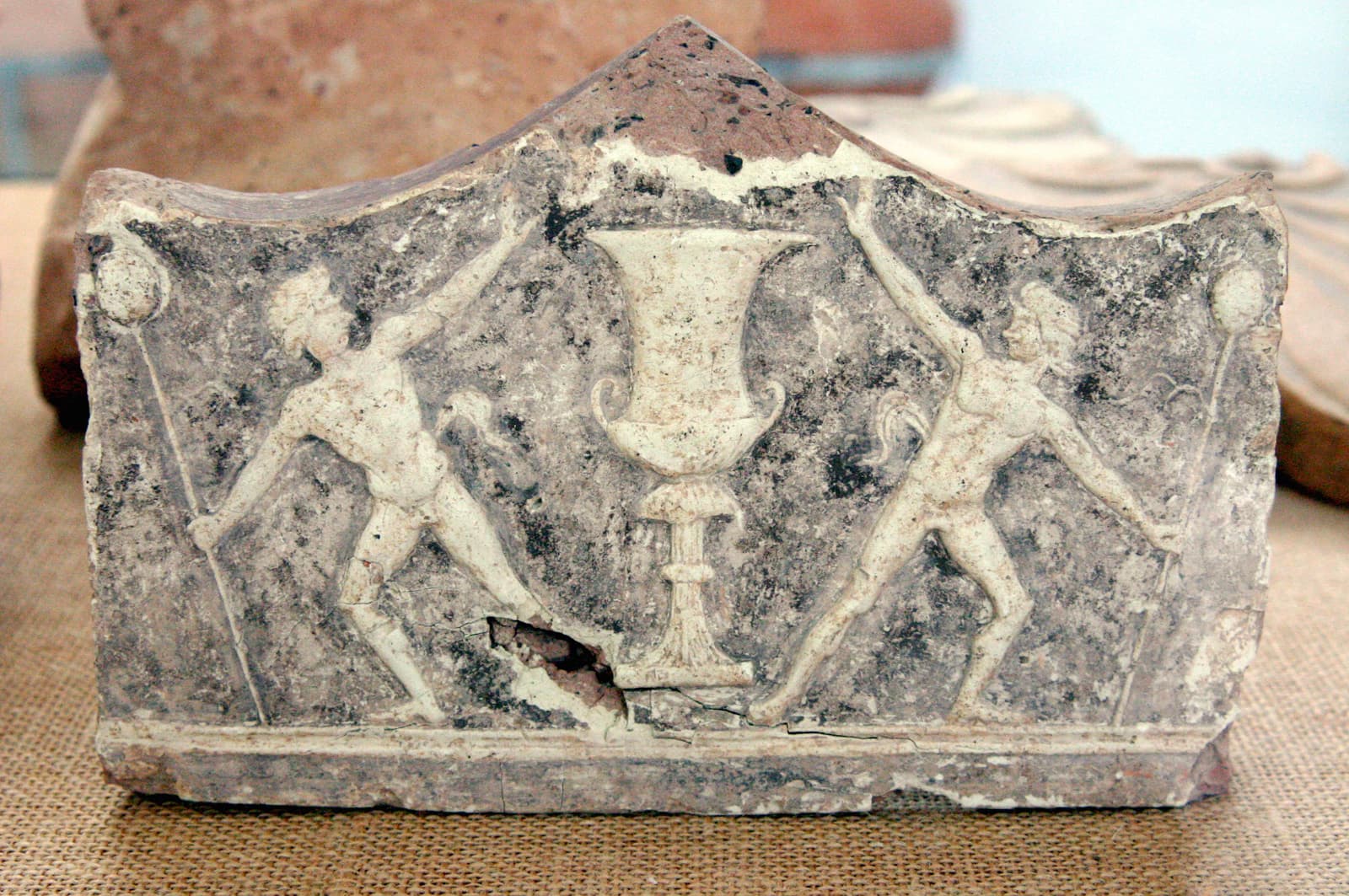 Krater on Pedestal (1)