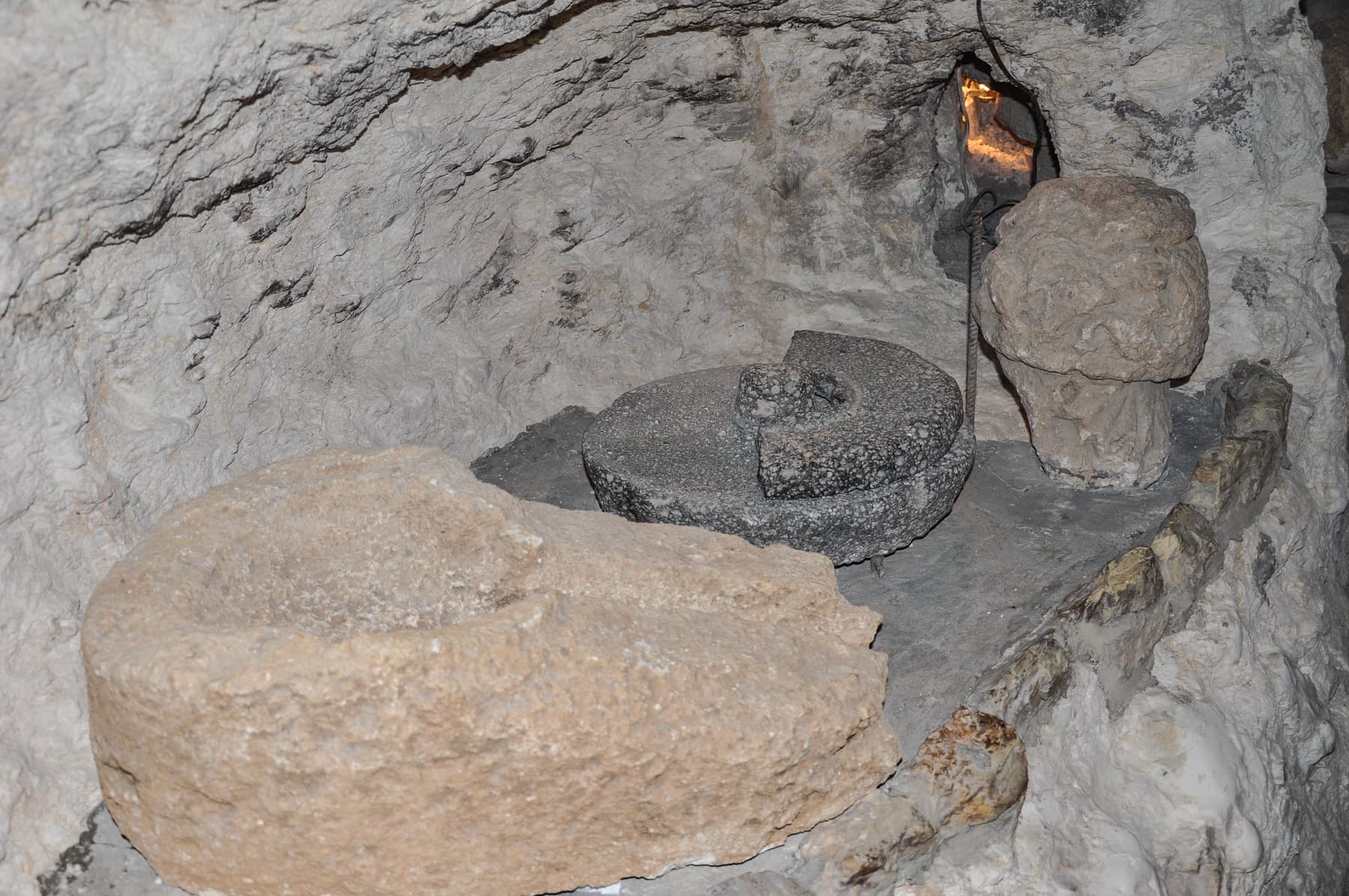 Cave and Grinder