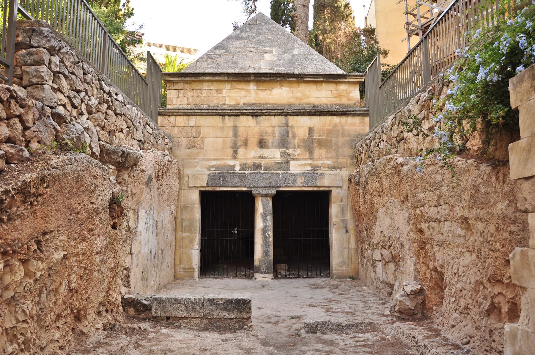 Entrance (detail 2)