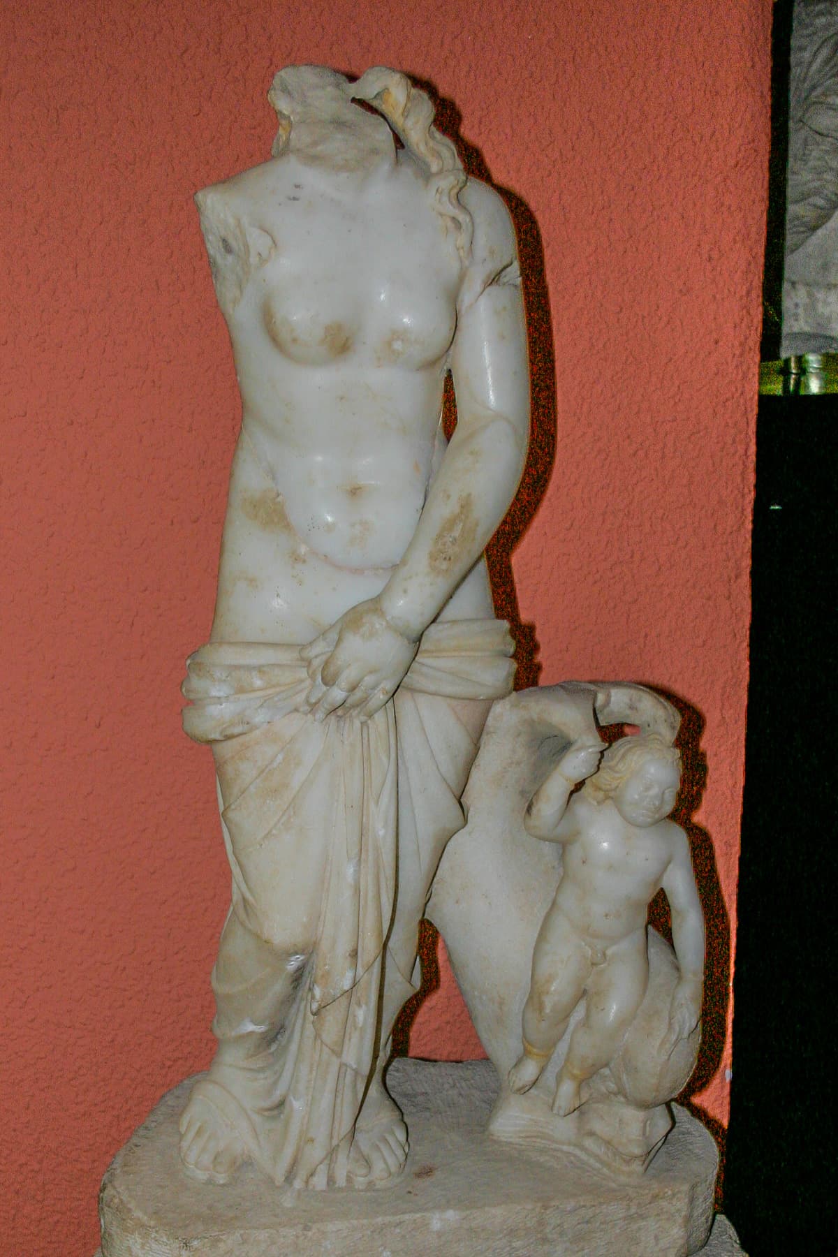 Aphrodite, Eros, Dolphin