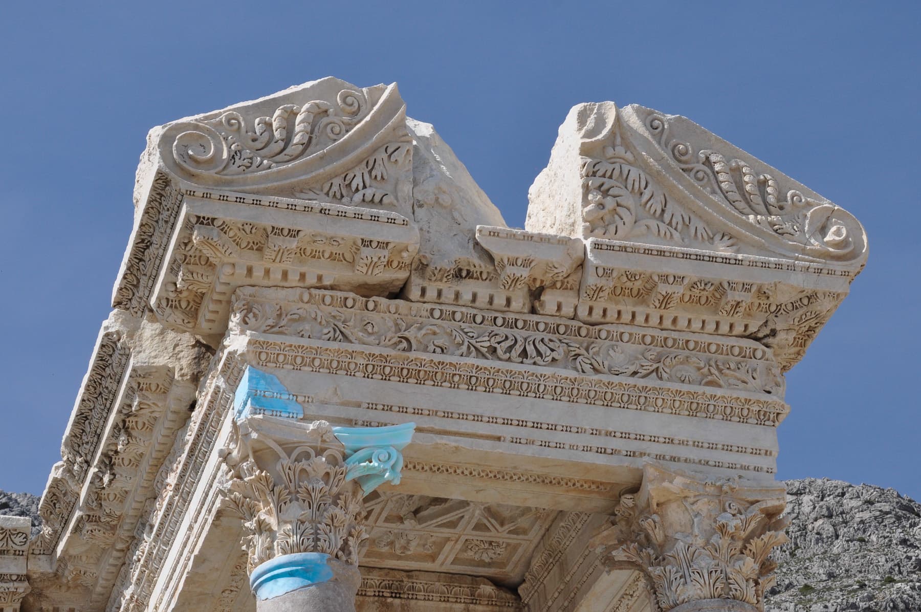 Coffer, Roof & Capitals